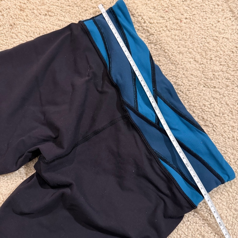 Lululemon Athletica Black Cropped Leggings with Blue Waistband - Picture 4 of 9